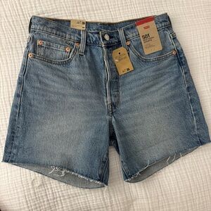 NWT Levi's 501 Mid-Thigh Shorts